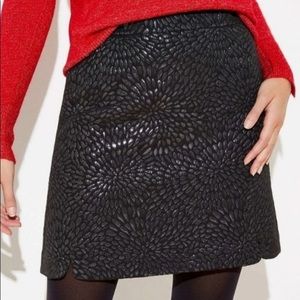GORGEOUS Loft Skirt Sz 0 Black Metallic